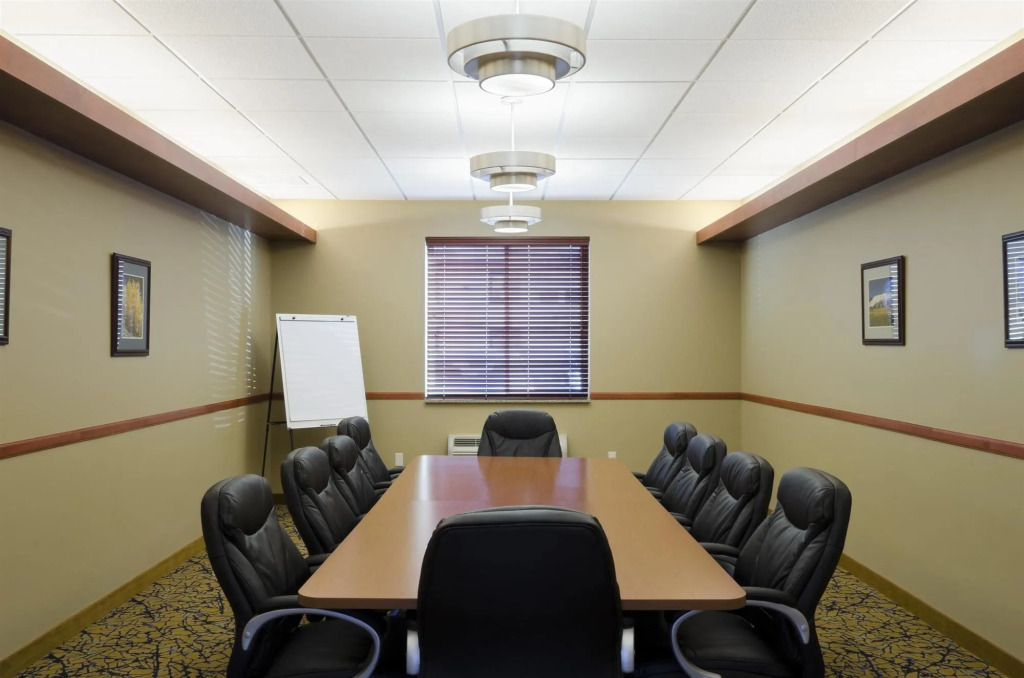 Best Western Golden Prairie Inn and Suites