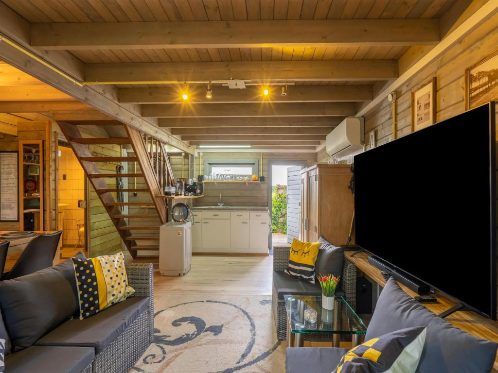 Modern chalet in Wilhelminadorp with private terrace