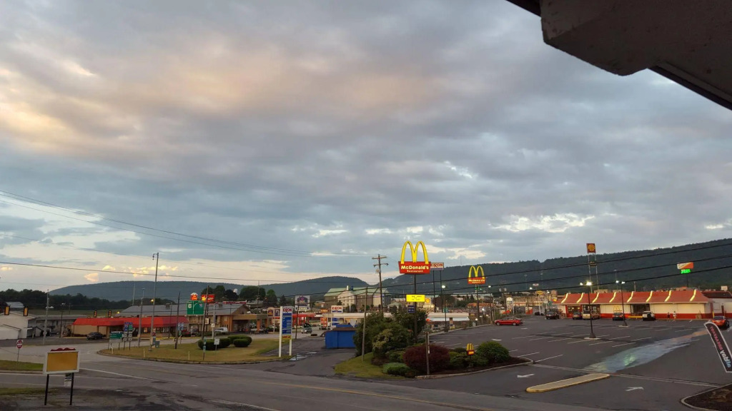 Breezwood Motel