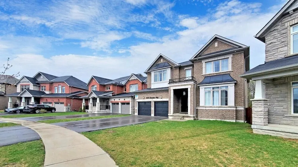 Family Modern Walkout Basement w Sauna Ski Resort 30min