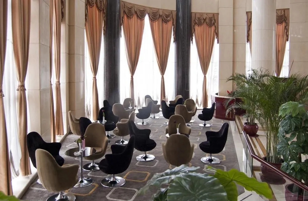 Hibernian Hotel