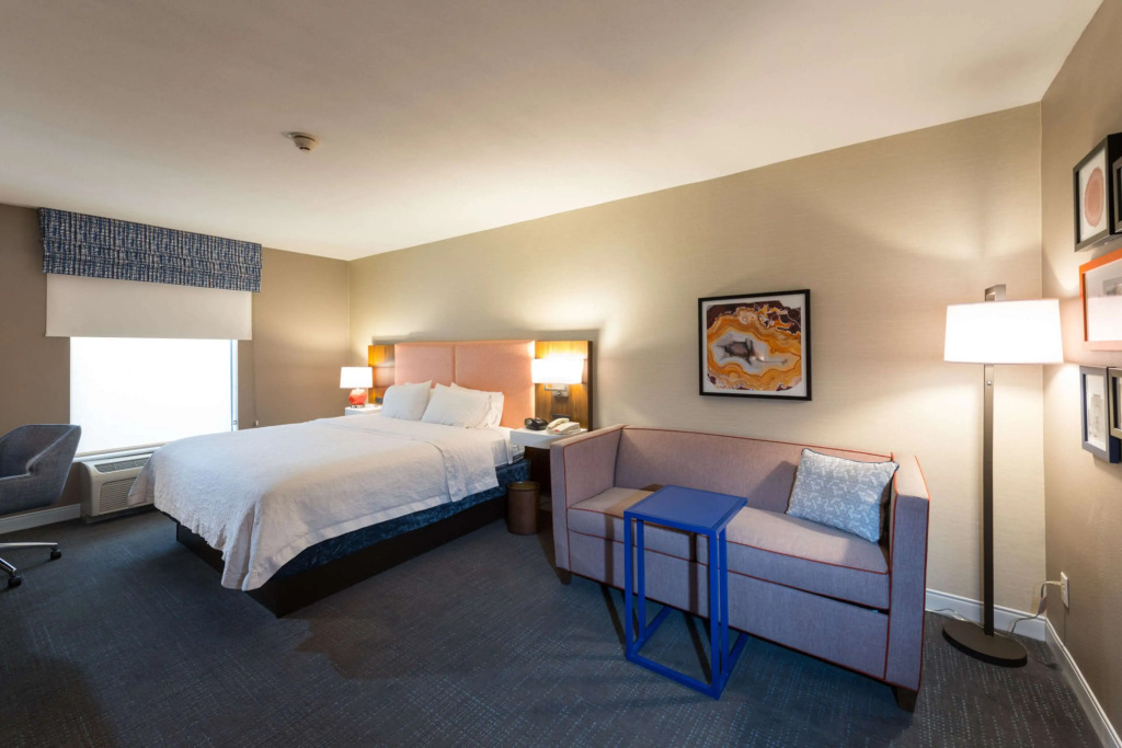Hampton Inn and Suites Jamestown