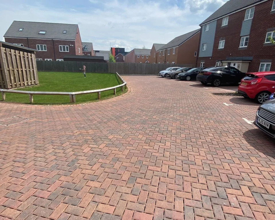 1br-sleeps3-parking-nearcitycentre-shoppingcentre