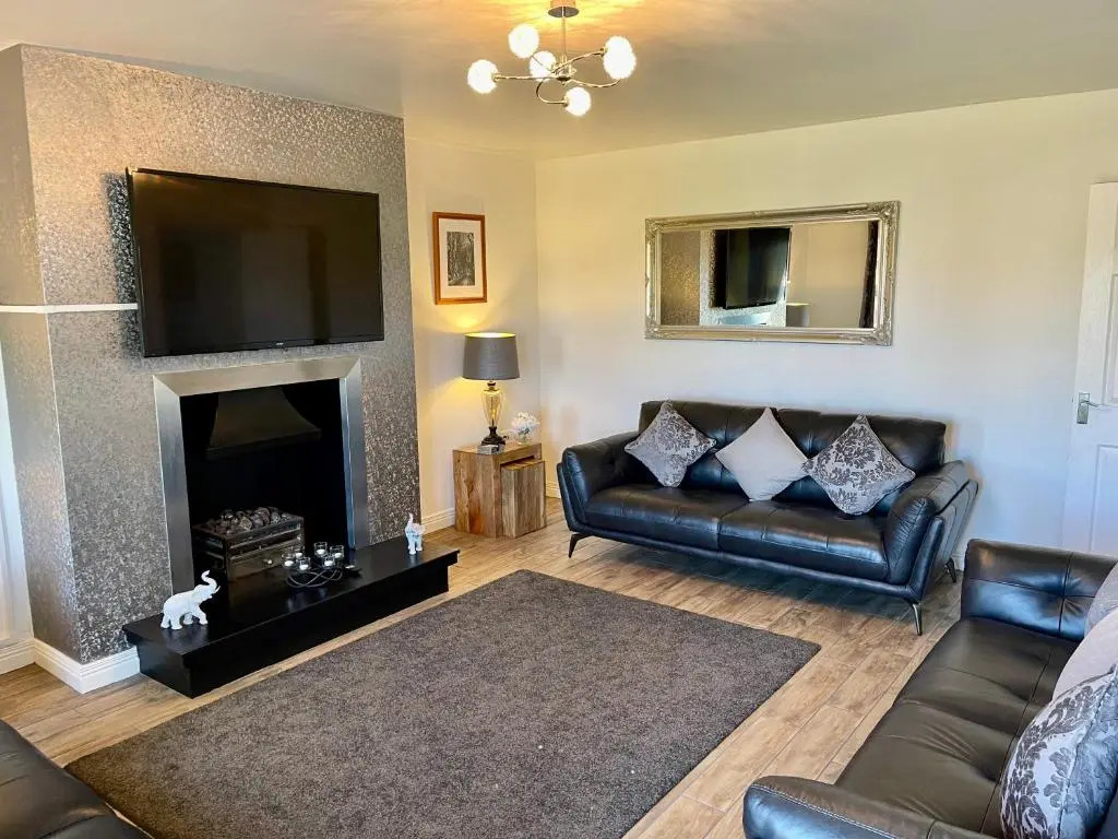 Luxury Portrush Holiday Homes - The Green, Portrush Sleeps 12 - 5 bedrooms