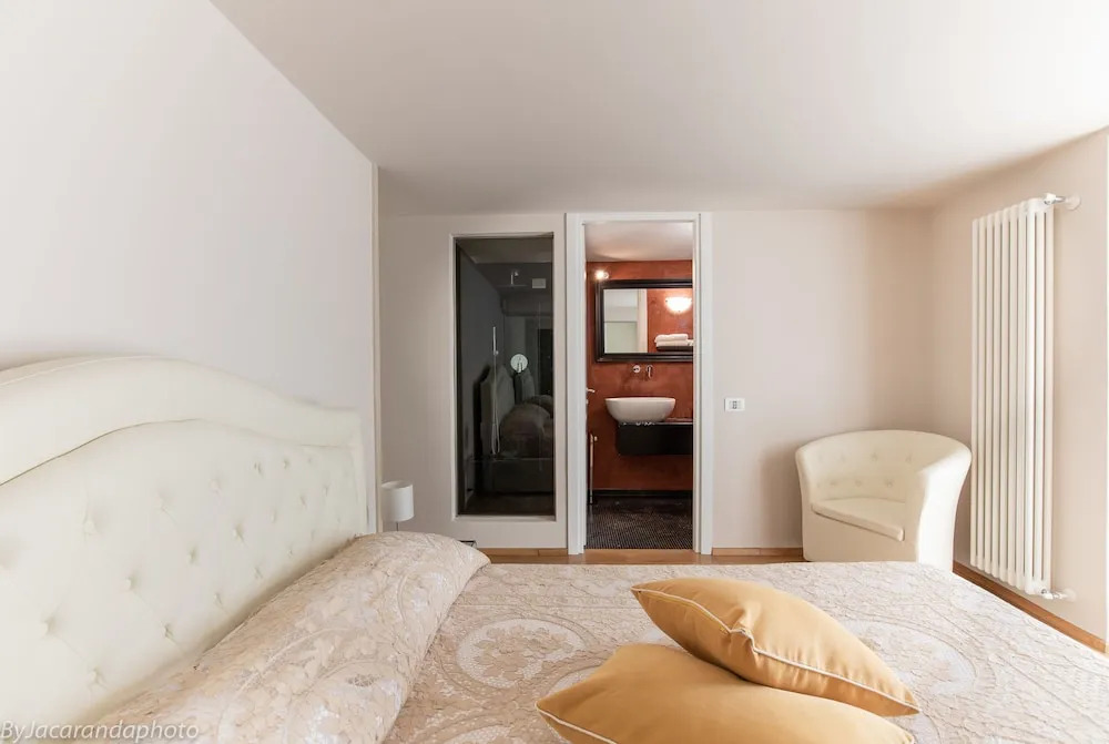 Elena House
