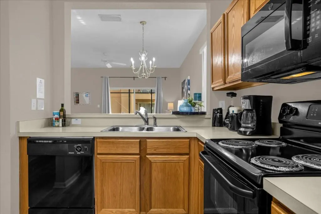 4 Bedrooms / 3.5 Bathrooms / Regal Oaks  (2713 IL) , Kissimmee, US