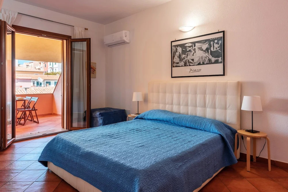Relaxing Cristal Blu Studio Sleeps 3 Num1488