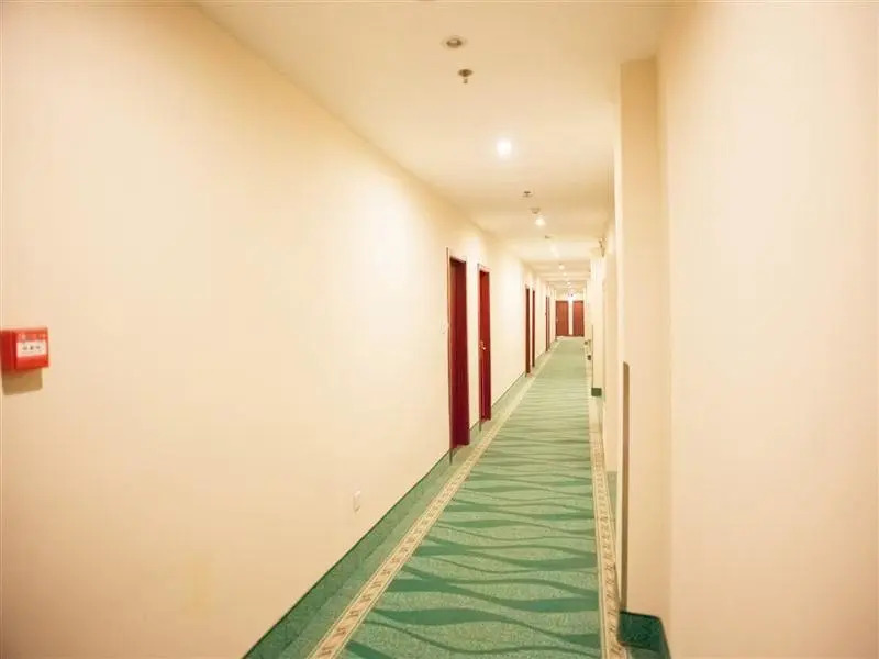 GreenTree Inn Heze Railway Station Hotel