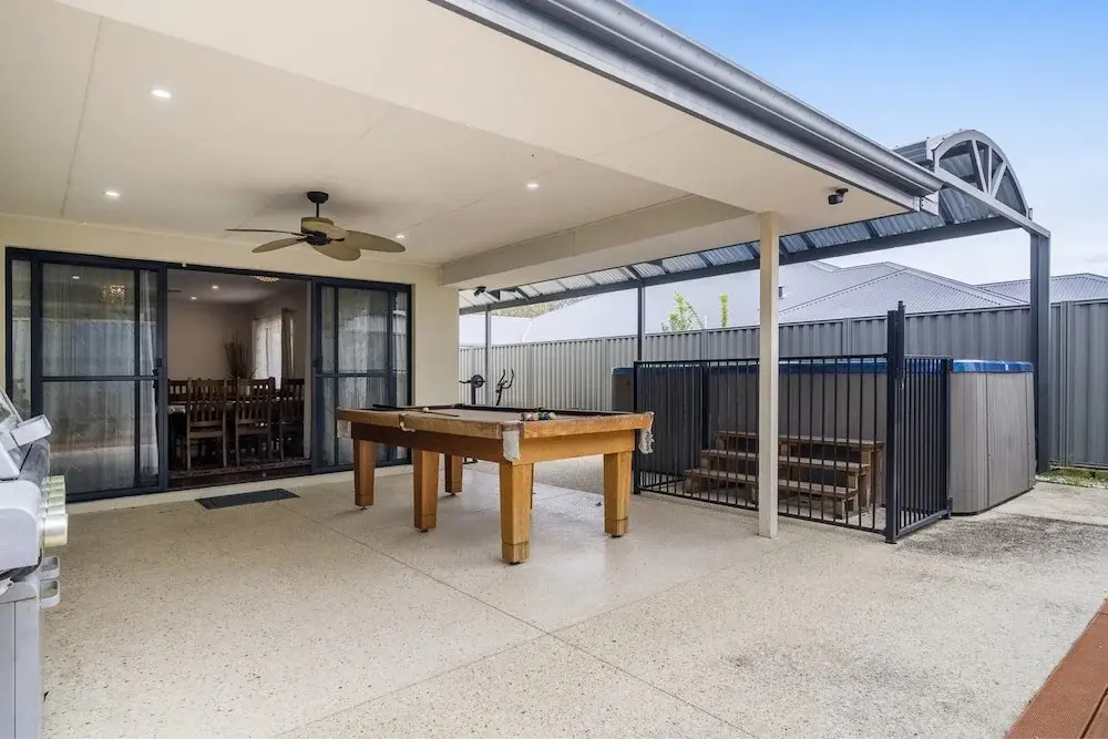 Spacious 4-bed House With Outdoor Area
