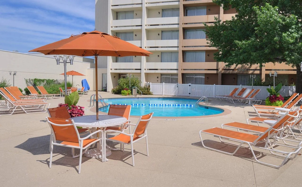 Drury Inn & Suites St. Louis Forest Park