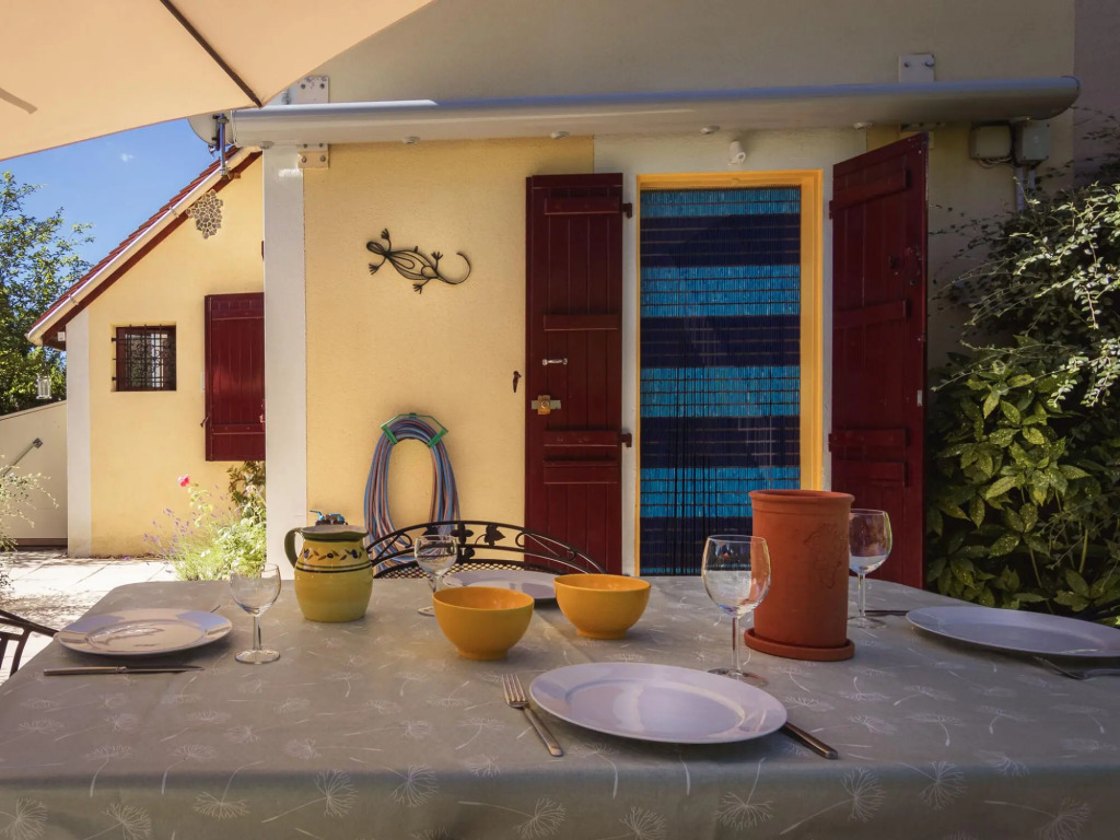 Beautiful Holiday Home in Aquitaine near the Forest