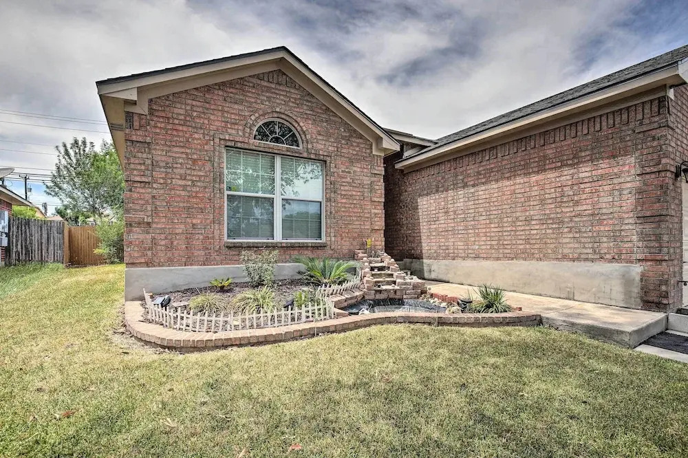 San Antonio Family Home w/ Deck ~ 16 Mi to Dtwn