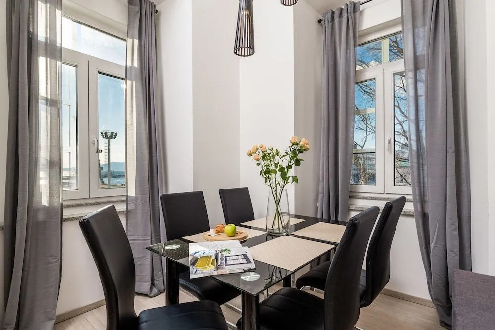 Molo Longo apartments