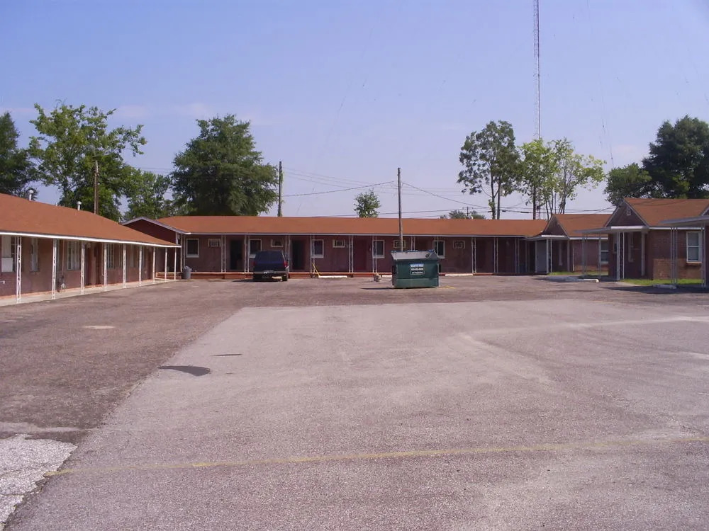 Crestview Inn
