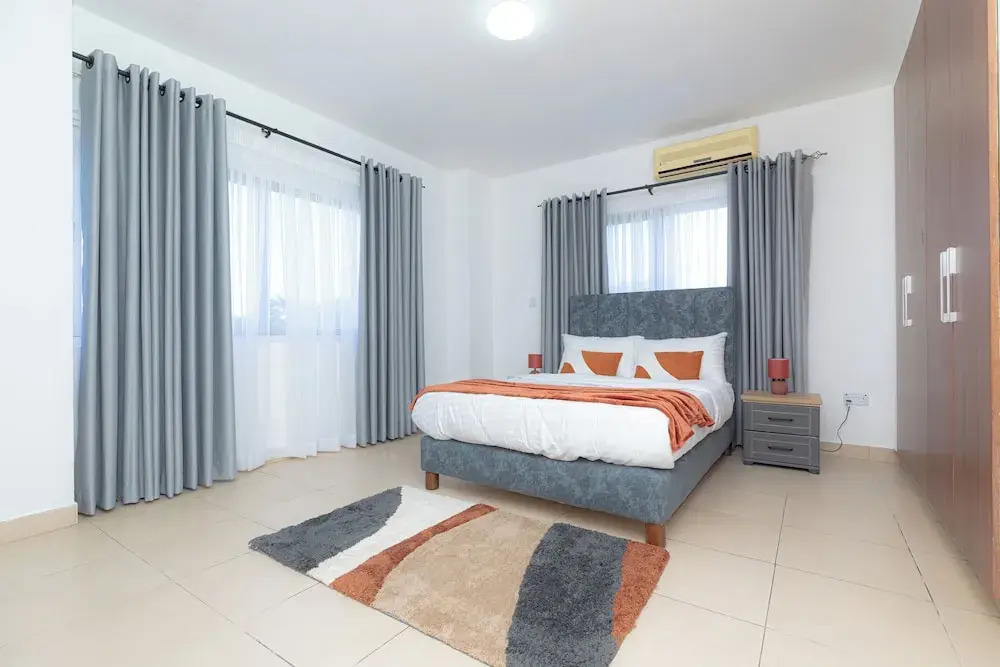 Polo Heights -Sky Suites