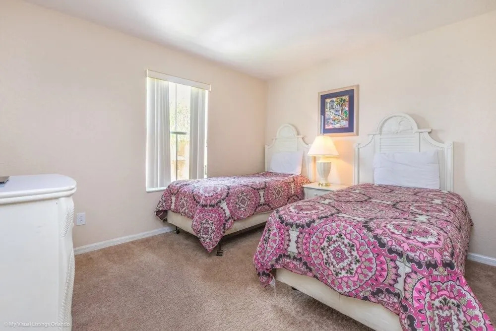 2735calab 4 Bedroom Townhouse