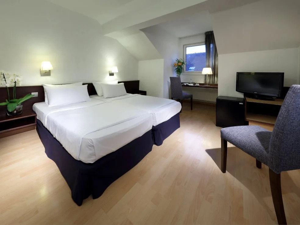Mate Dependance Hotel