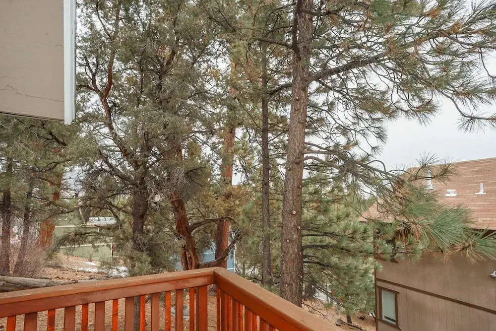 Maple Hill Lodge 2 Bedroom Home by RedAwning