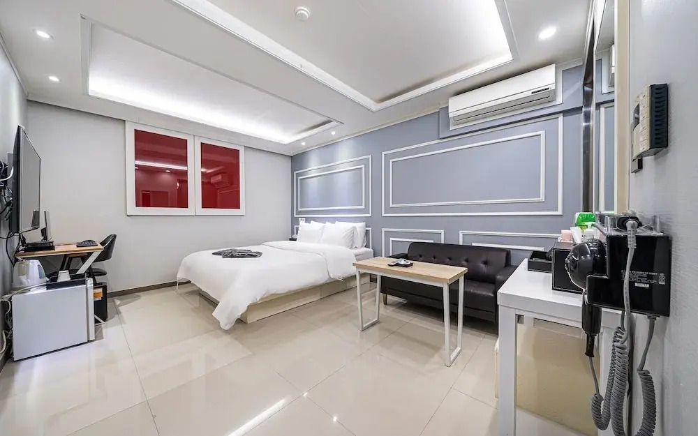 Pyeongtaek Hotel De Salon