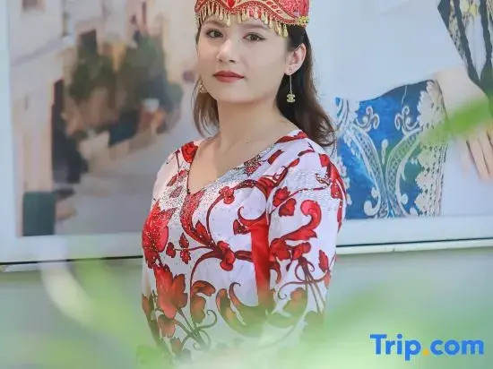 Xinjiang Plaza Holiday Hotel