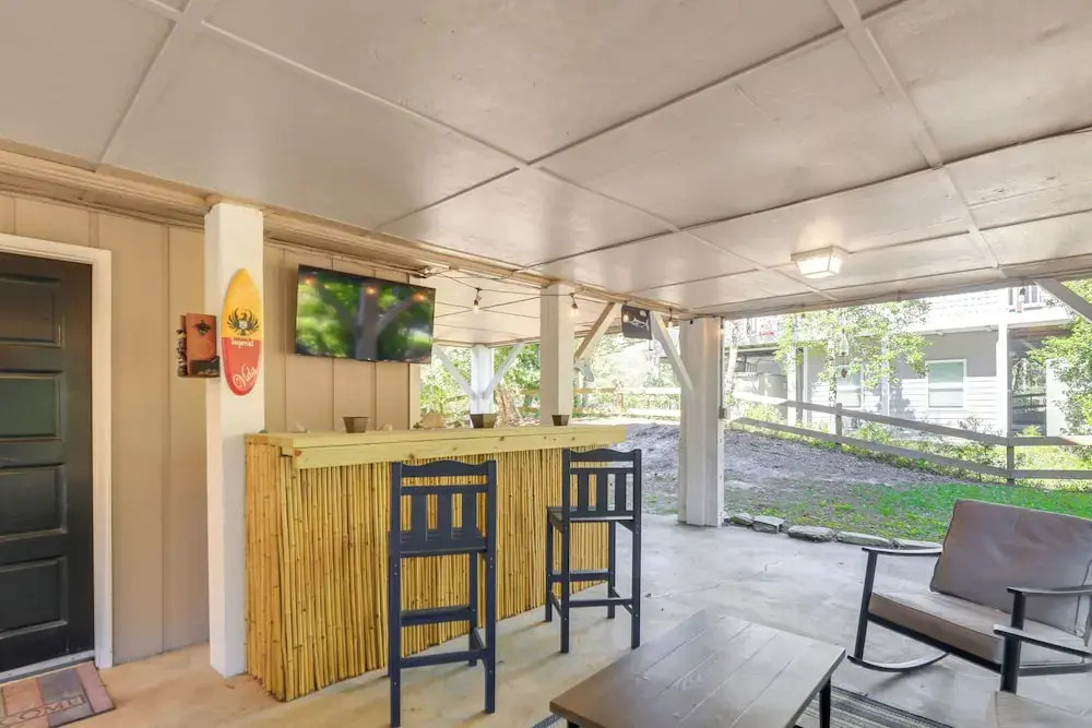 Lovely Emerald Isle Home, Walk to Beach!