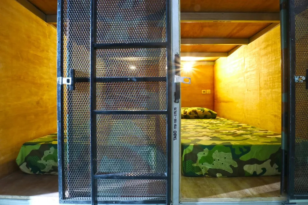 Kabin Kapsul Wisma Pondok Aren - Hostel