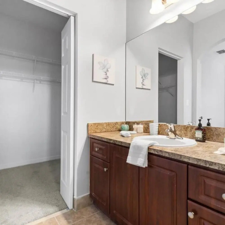 Beautiful Gated Community With Pool Gym Parks Parking