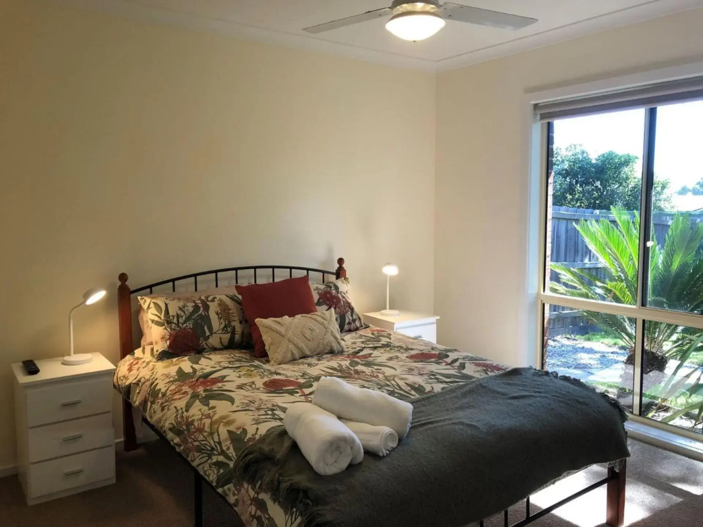 WOODLAND HEATH ESCAPE PET FRIENDLY WIFI AND LINEN Inc