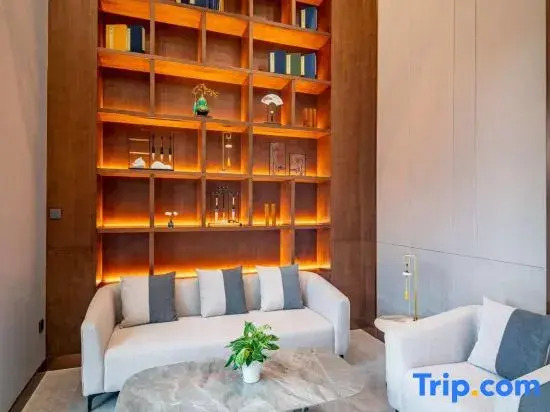 Jingya Hotel (Qiqihar South Station Hecheng Park)