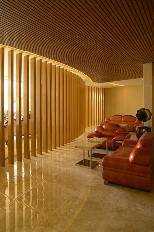 Swiss Lenana Mount Hotel