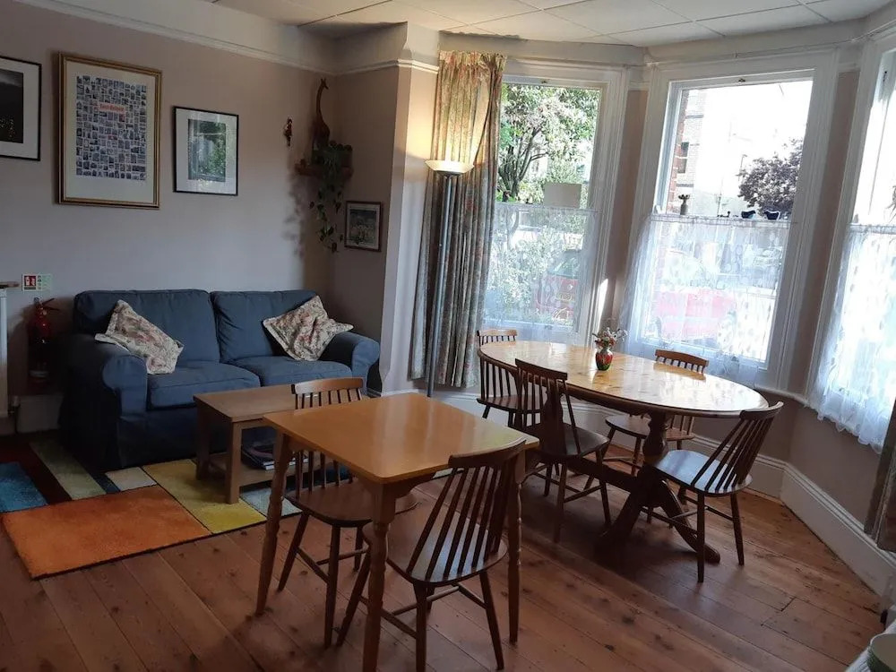 Acorn Guest House