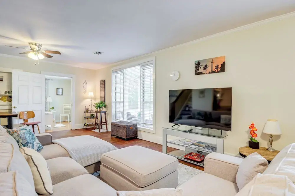 St. Marys Chic: Porch Living & Total Walkability!