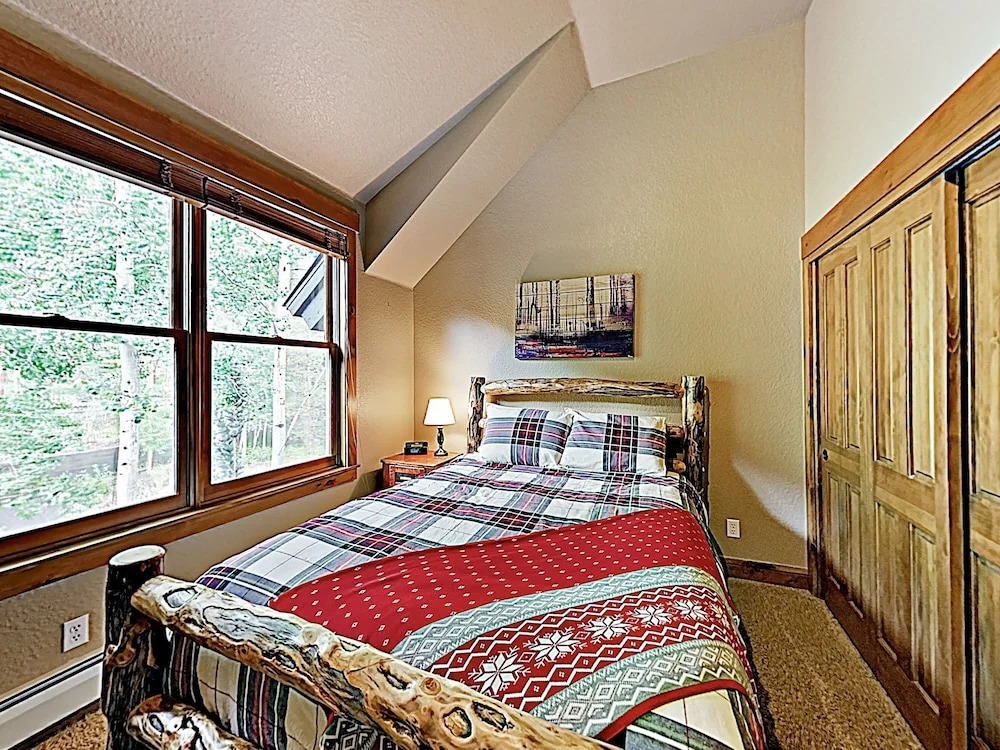 New Listing! Alpine Getaway W/ Deck, Near Skiing 3 Bedroom Home