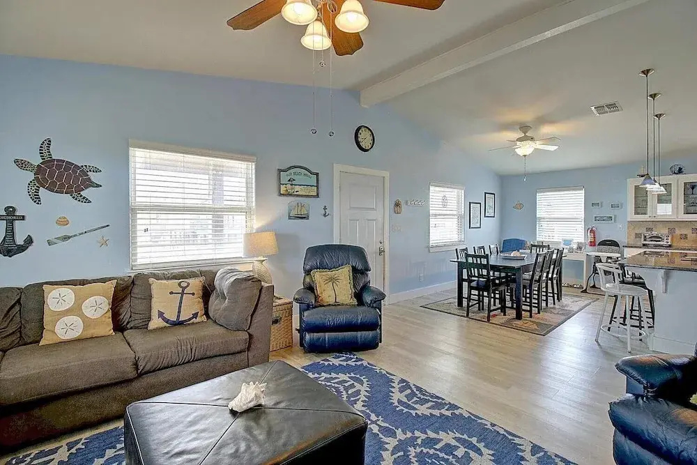Spacious & Pet Friendly + Game Room Sleeps 10