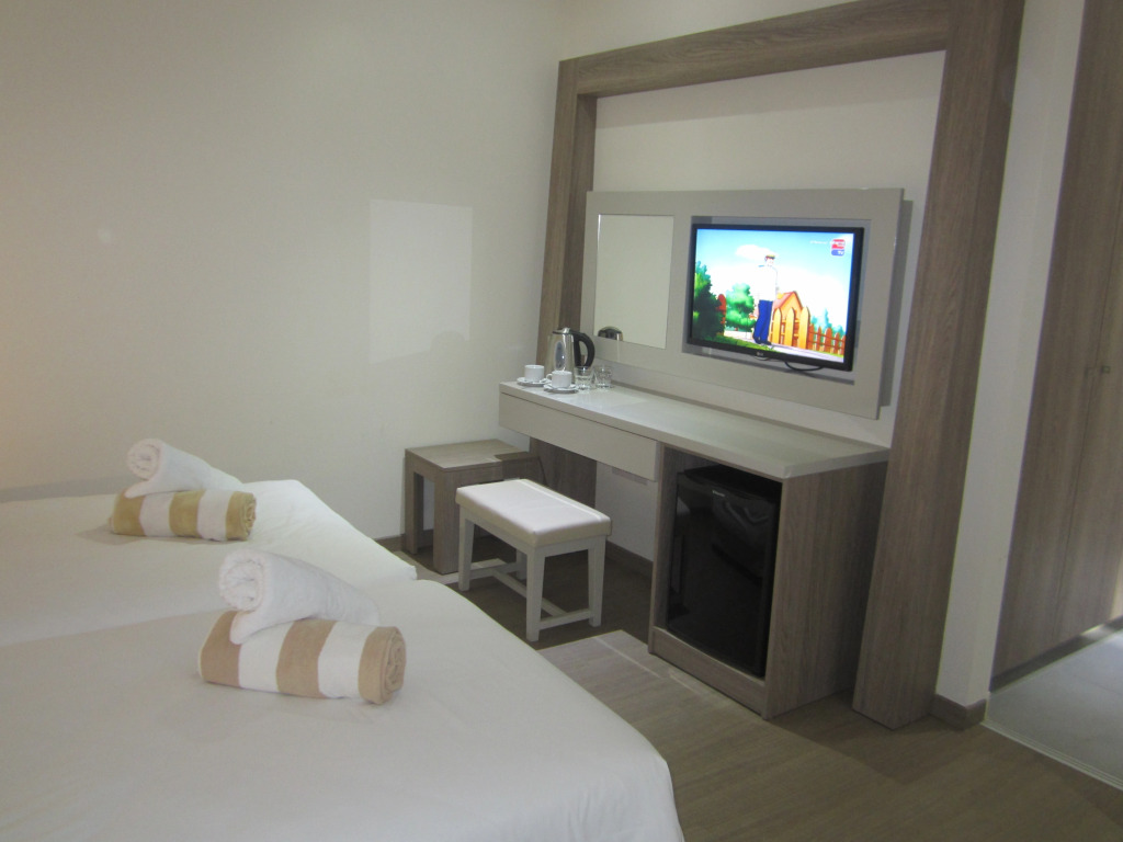 Melpo Antia Hotel & Suites