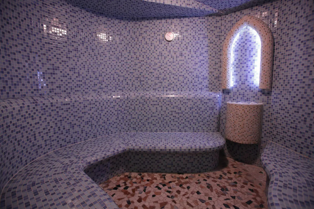 Colosseum Hotel