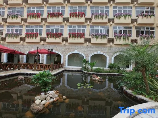 Cheeful Island Resort Hotel