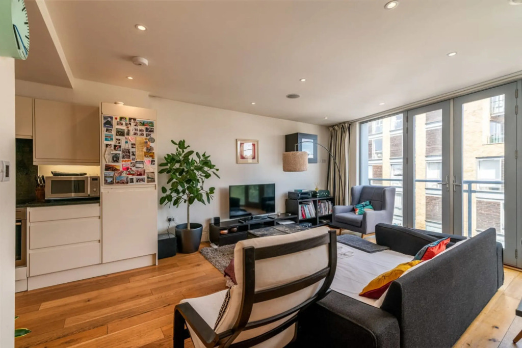 Bright & Spacious Battersea Flat