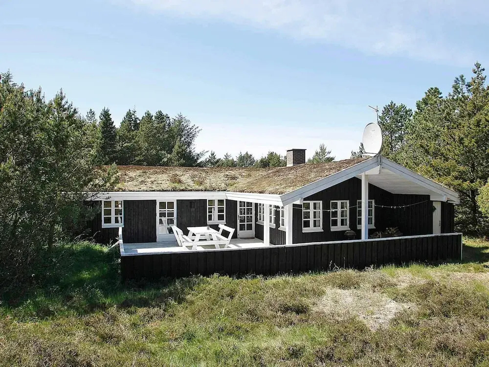 6 person holiday home in Ålbæk