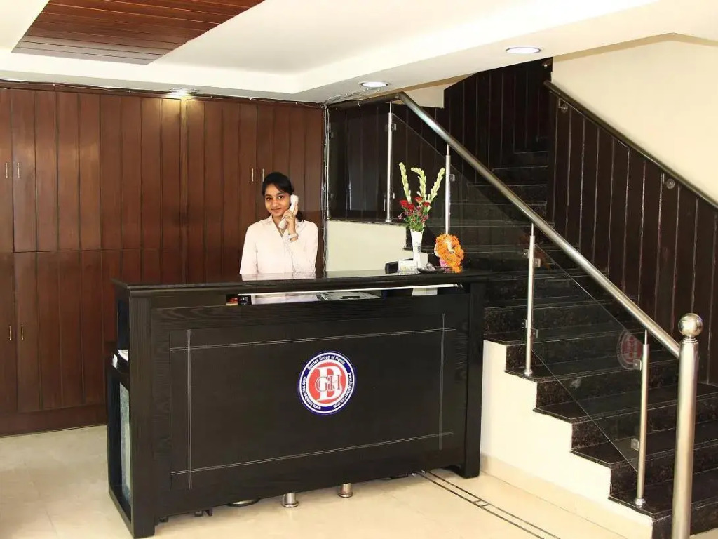 Hotel SHIMLA HERITAGE- Near B L K Hospital