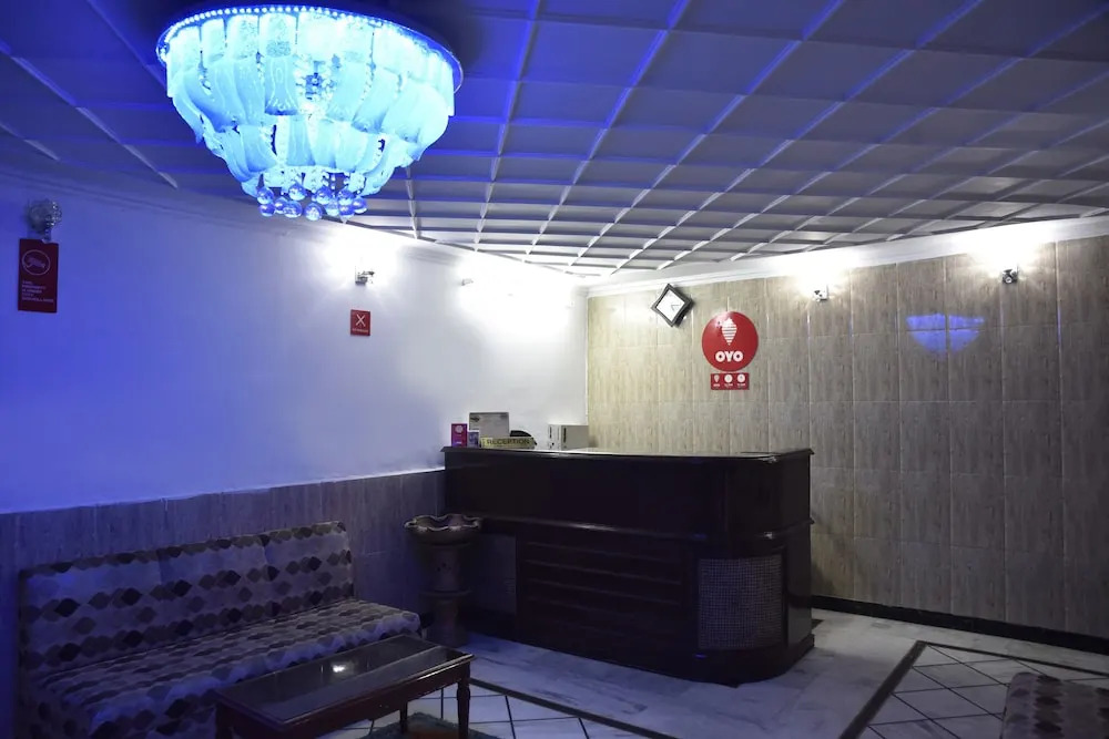 OYO 10432 Hotel Swaran Palace