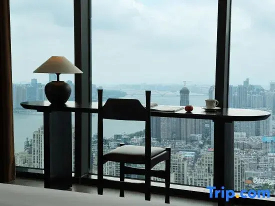 zhenyi Skyline Riverside Hotel (Changsha Wuyi Square Peiyuanqiao Subway Station Branch)
