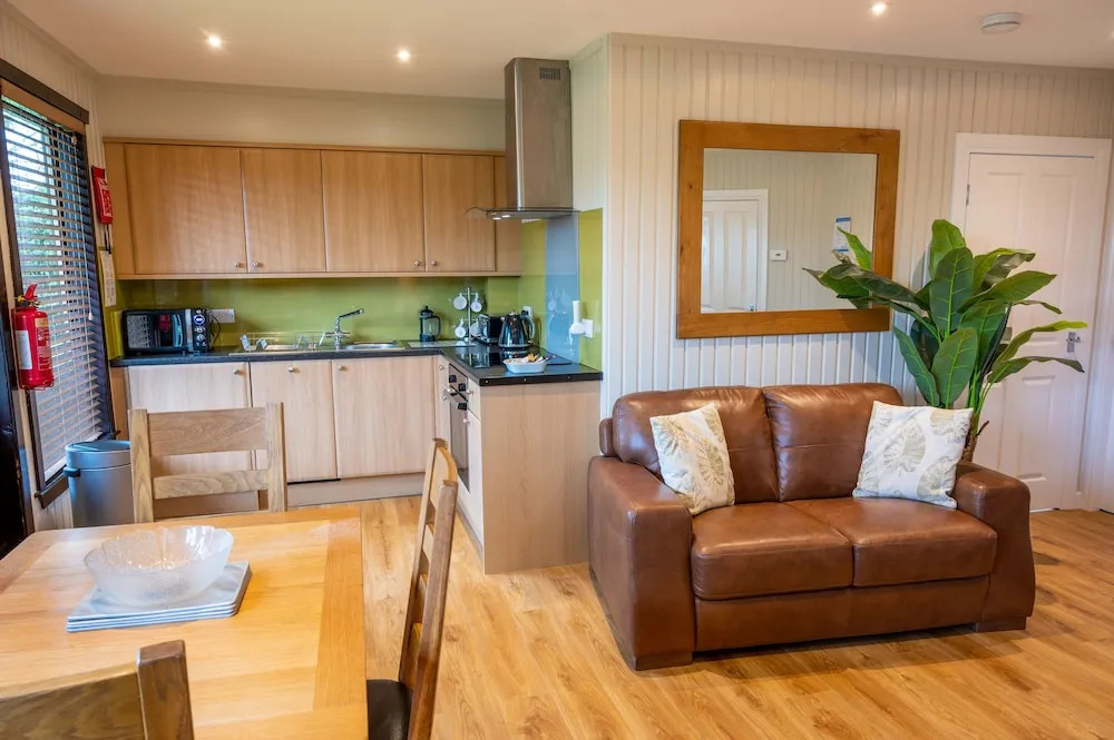 Birch Lodge 18 with Hot Tub