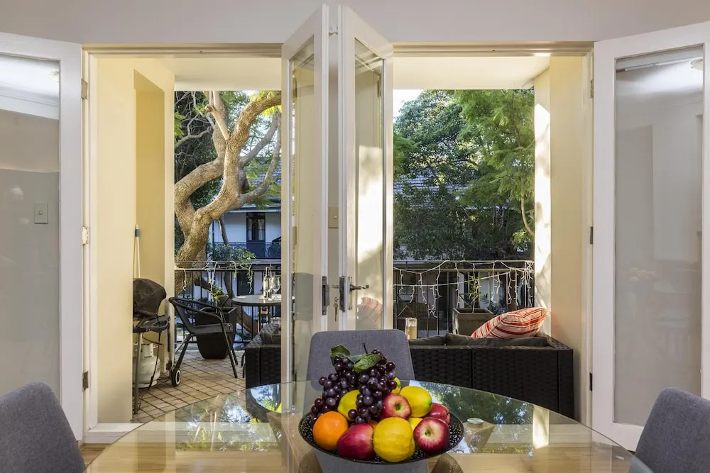 Redfern 2 Bedroom 2 Bathroom Apt With Netflix