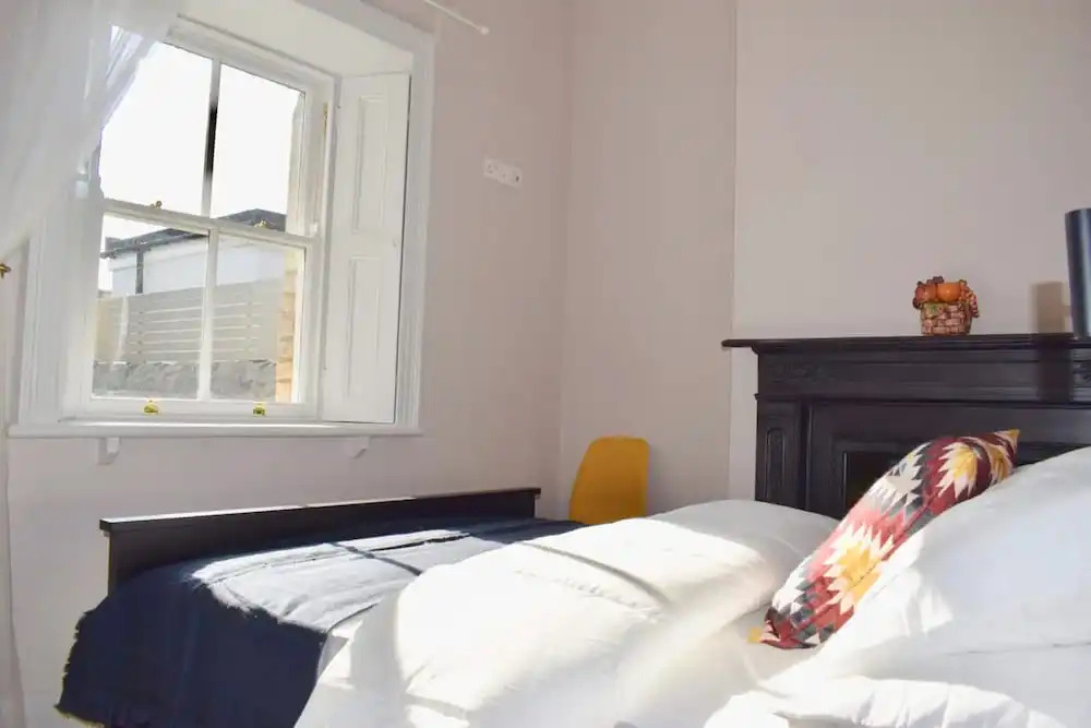 Serene And Modern 2 Bedroom Cottage