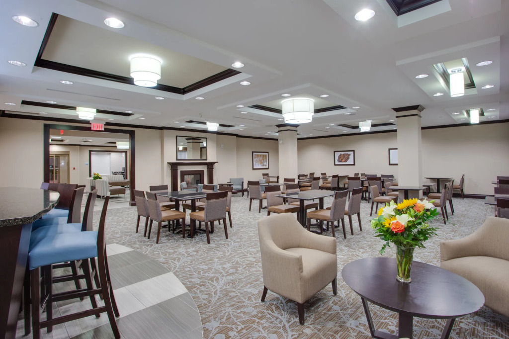Holiday Inn Express & Suites Ottawa East-Orleans by IHG