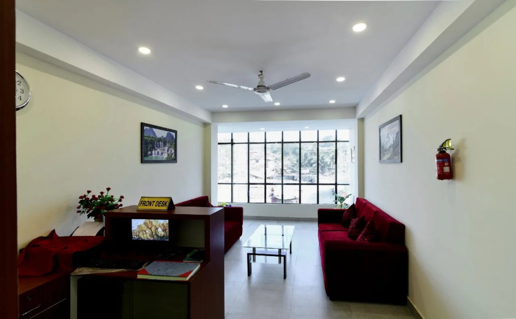 Sm Hotel By OYO Rooms