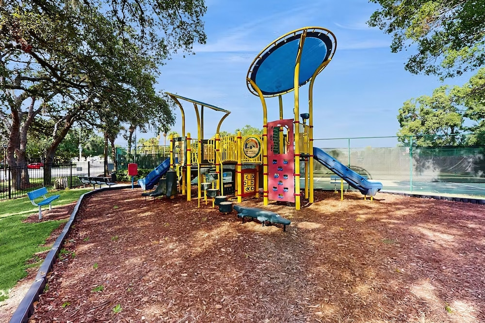 Spacious Dog-friendly Home W/private Pool, Pong Pong, Near Disney