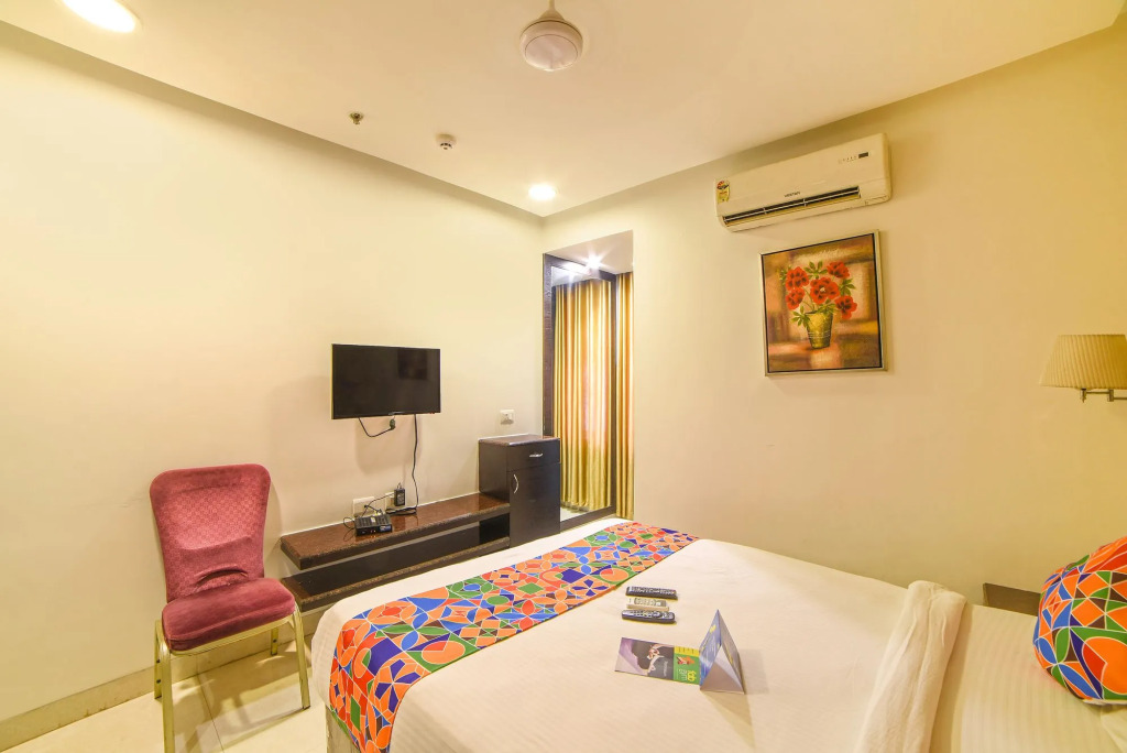 Fabhotel Singh Suites