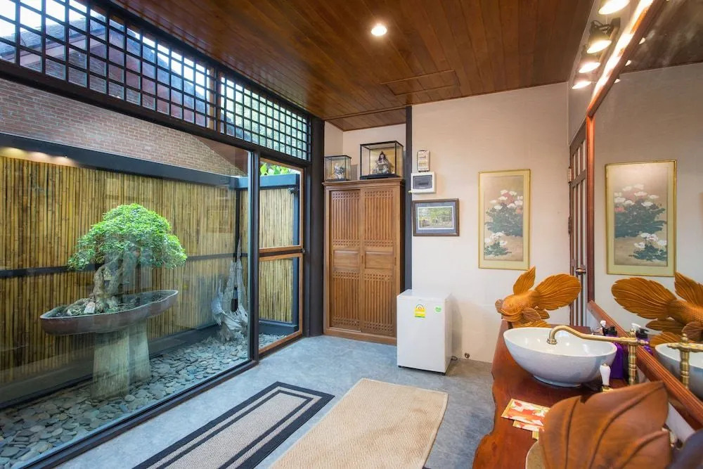Cattanis Riverside Home